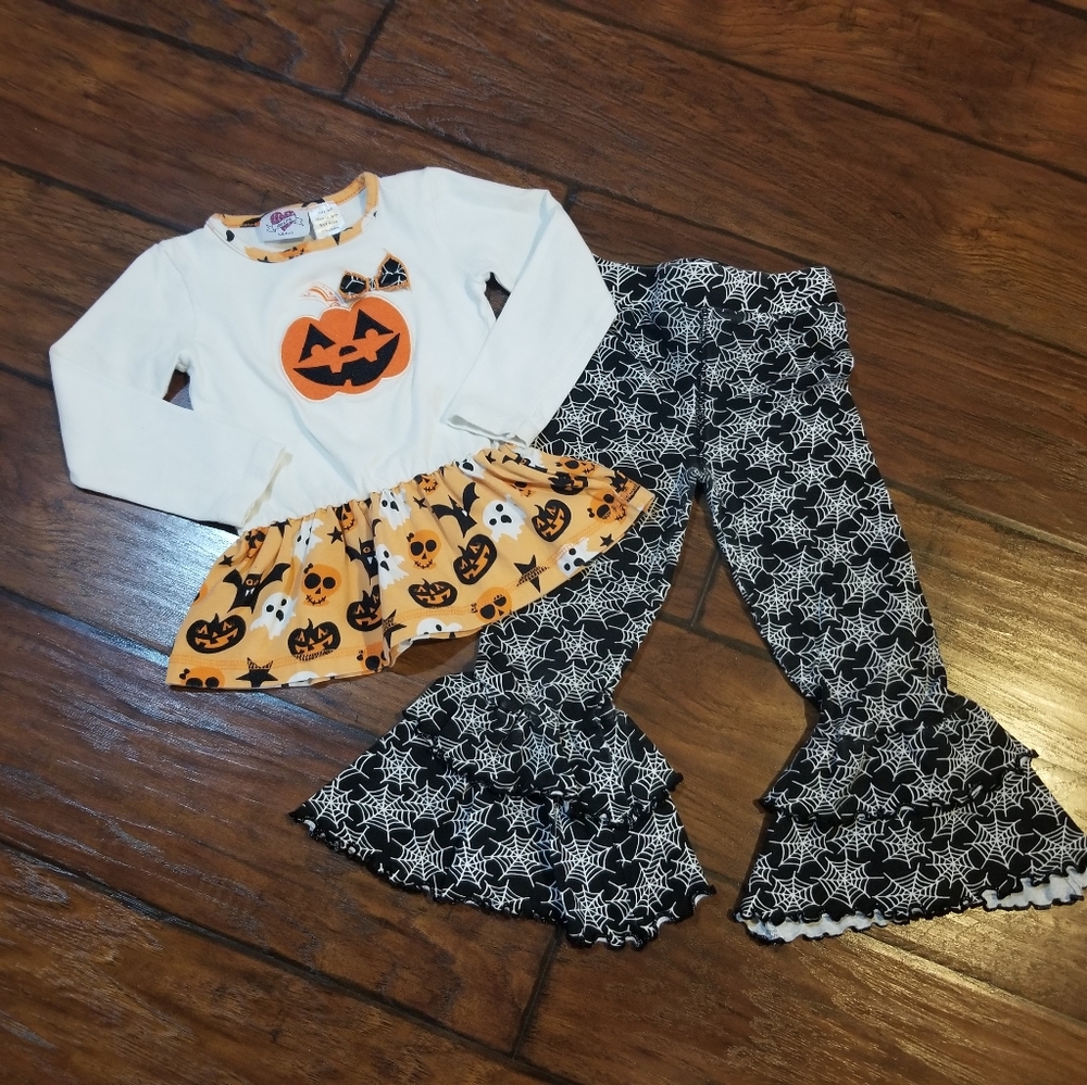 Ann Loren set